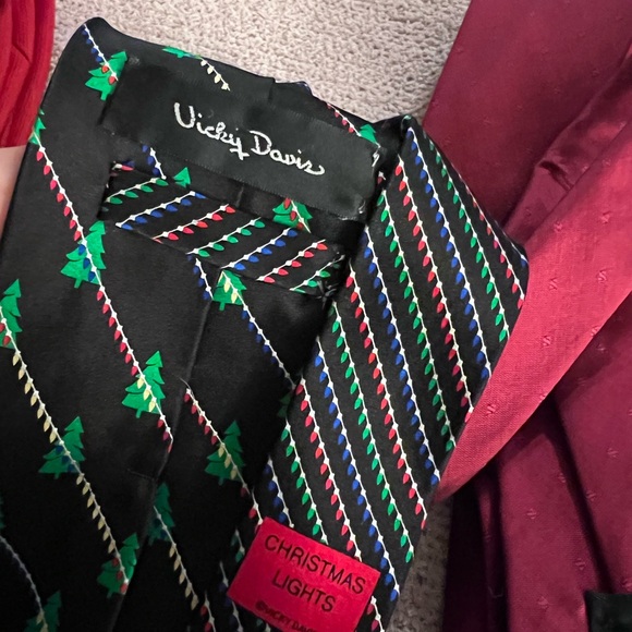🎄BUNDLE of 3 Holiday Ties - Picture 5 of 8